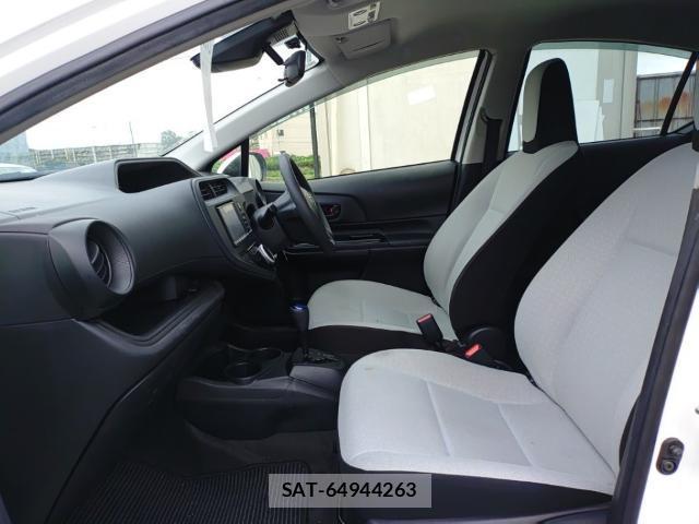 Toyota AQUA 2021-09 8865614-15