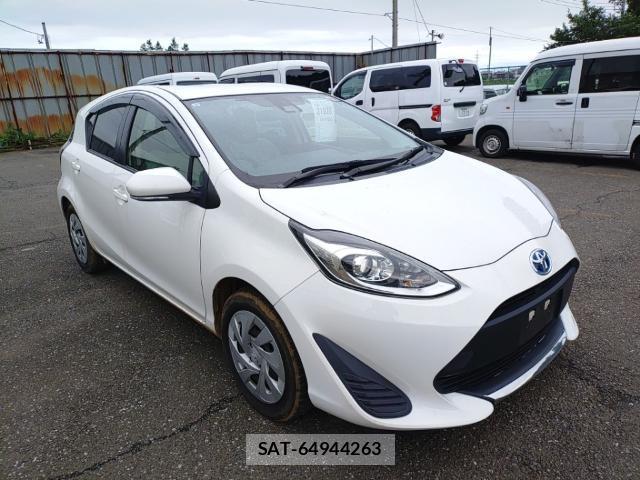 Toyota AQUA 2021-09 8865614-3