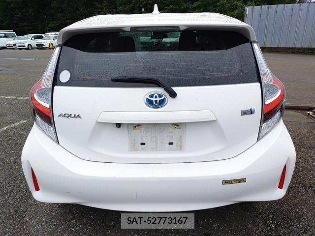 Toyota AQUA 2021-09 8865618-1