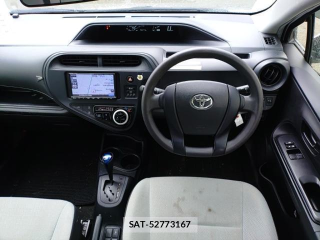 Toyota AQUA 2021-09 8865618-2