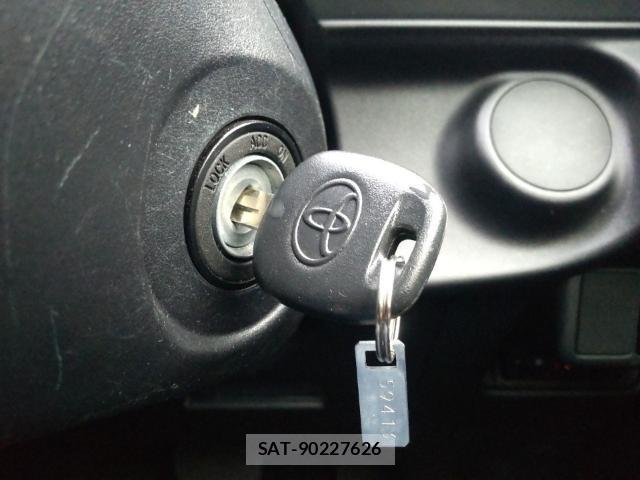 Toyota AQUA 2019-09 8865624-14