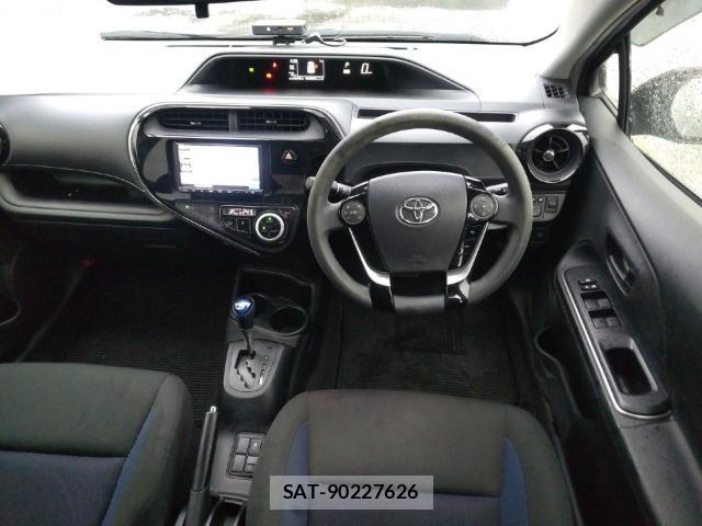 Toyota AQUA 2019-09 8865624-2