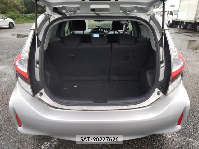 Toyota AQUA 2019-09 8865624-7