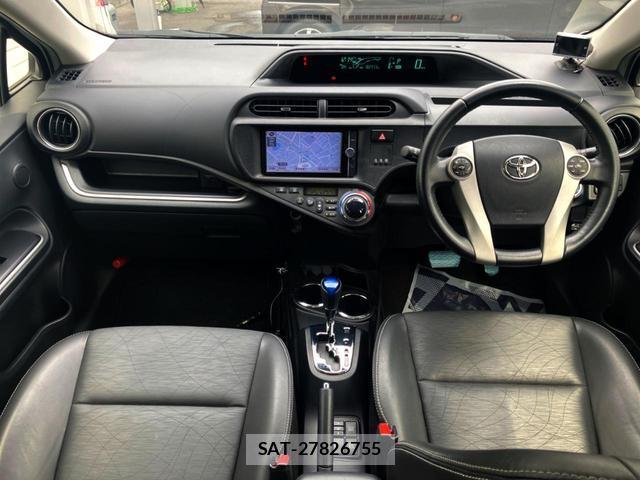 Toyota AQUA 2013-06 8865790-1