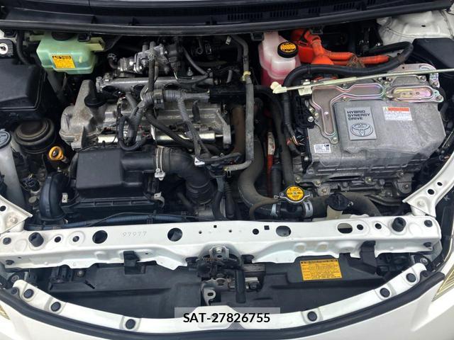 Toyota AQUA 2013-06 8865790-17