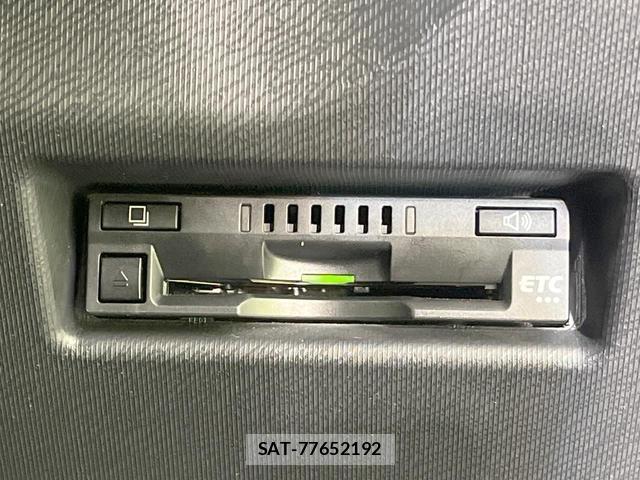 Toyota AQUA 2018-08 8866022-5