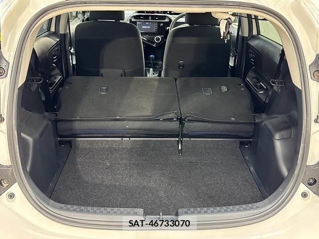 Toyota AQUA 2019-07 8866187-12