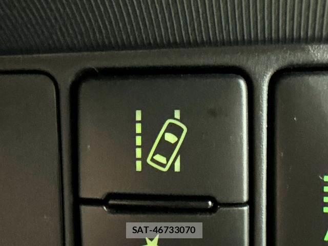 Toyota AQUA 2019-07 8866187-5