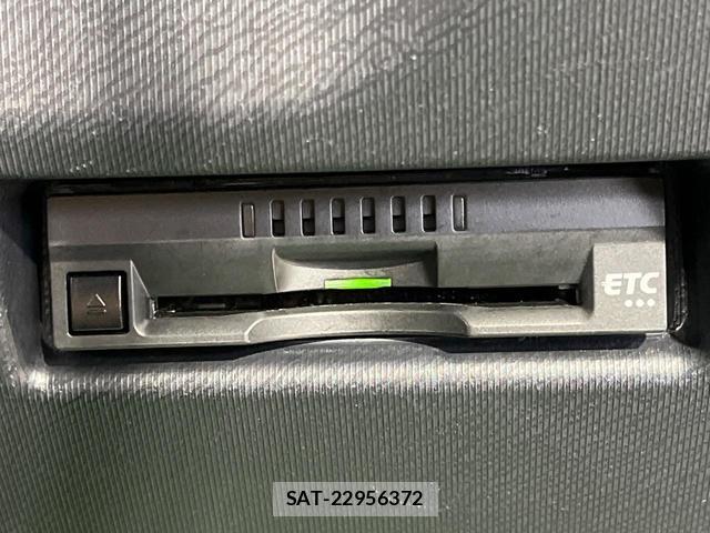 Toyota AQUA 2018-06 8866412-3
