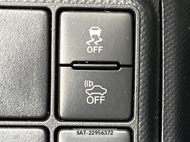 Toyota AQUA 2018-06 8866412-4