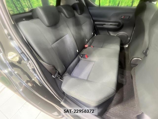 Toyota AQUA 2018-06 8866412-8