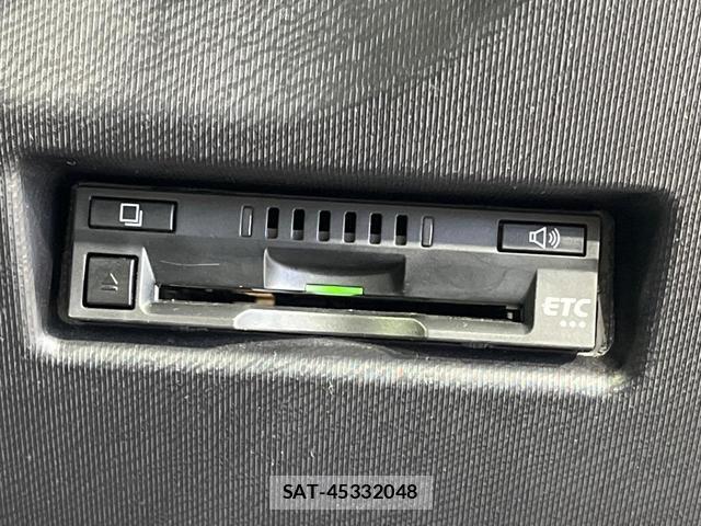 Toyota AQUA 2019-07 8866421-4