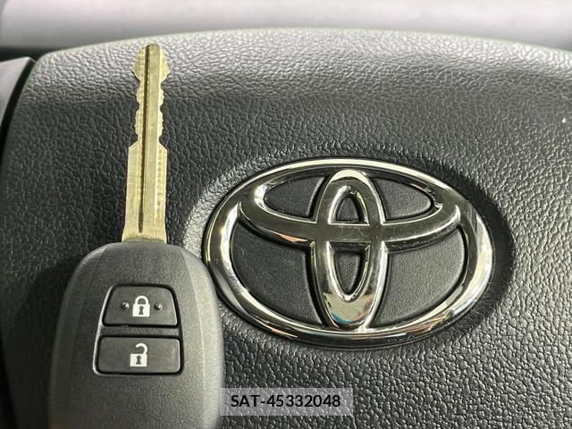 Toyota AQUA 2019-07 8866421-6