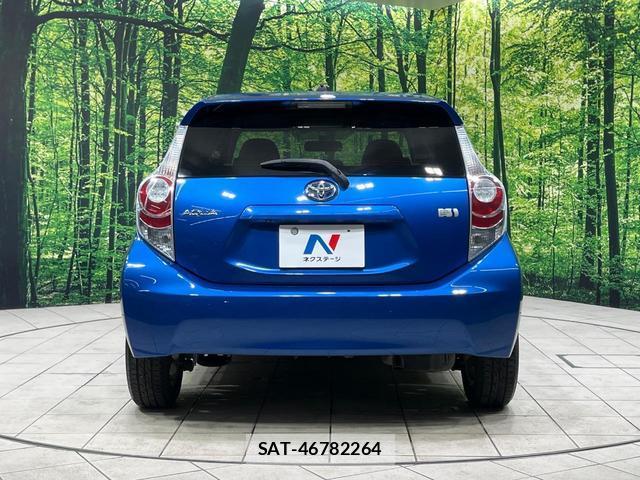 Toyota AQUA 2013-10 8866428-14