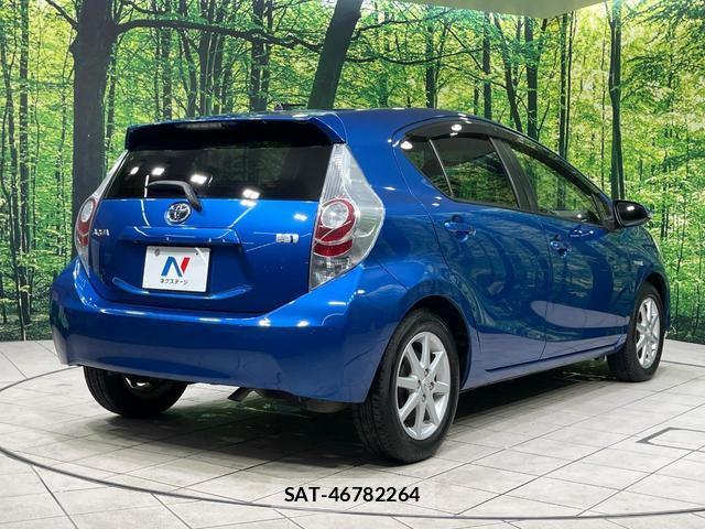 Toyota AQUA 2013-10 8866428-16