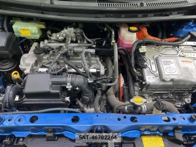 Toyota AQUA 2013-10 8866428-17