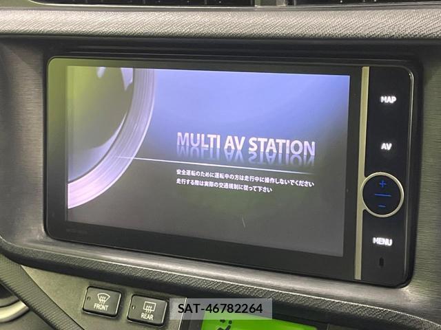 Toyota AQUA 2013-10 8866428-2