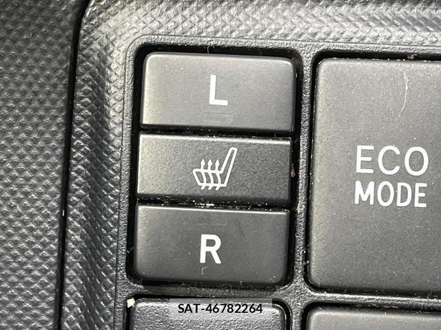 Toyota AQUA 2013-10 8866428-4