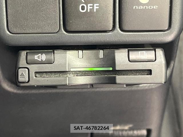 Toyota AQUA 2013-10 8866428-5