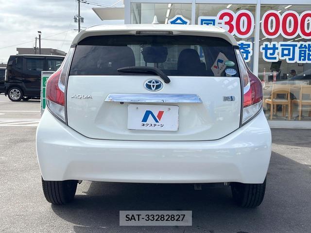 Toyota AQUA 2016-09 8866438-13