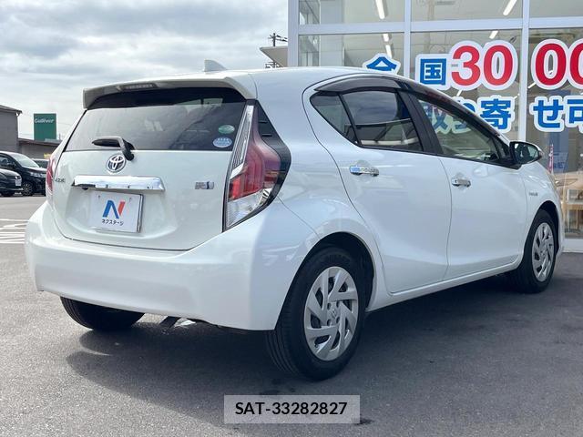 Toyota AQUA 2016-09 8866438-14