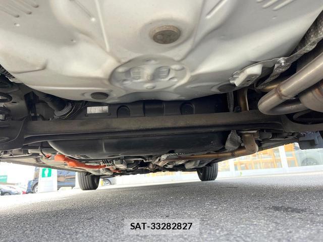 Toyota AQUA 2016-09 8866438-17