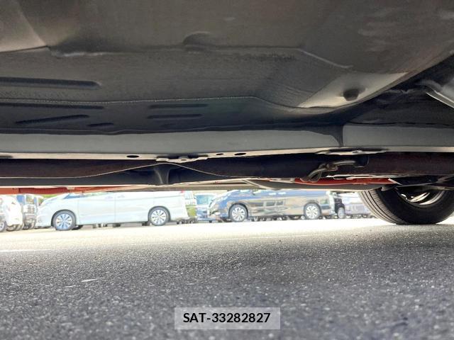 Toyota AQUA 2016-09 8866438-19