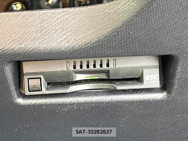 Toyota AQUA 2016-09 8866438-4