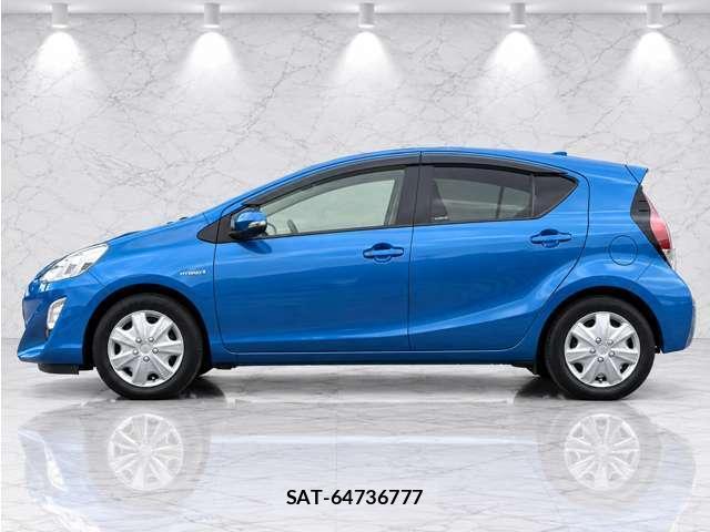Toyota AQUA 2016-02 8866934-2