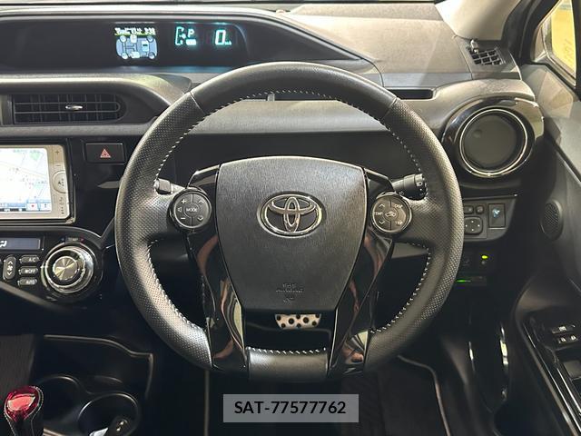 Toyota AQUA 2014-01 8866970-10
