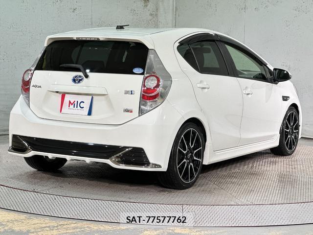 Toyota AQUA 2014-01 8866970-14