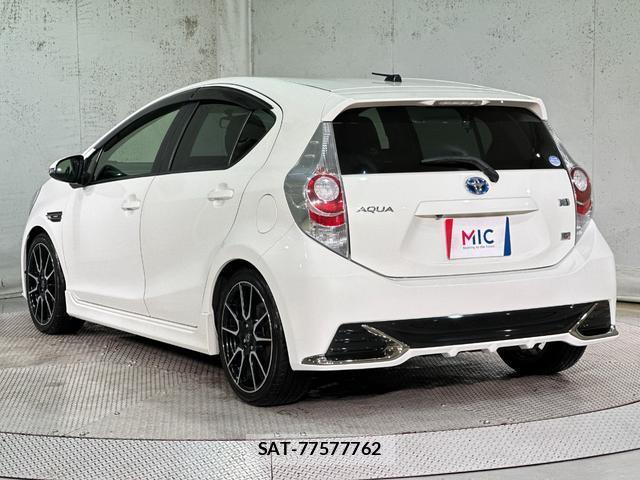 Toyota AQUA 2014-01 8866970-16