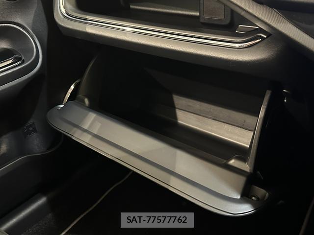 Toyota AQUA 2014-01 8866970-19