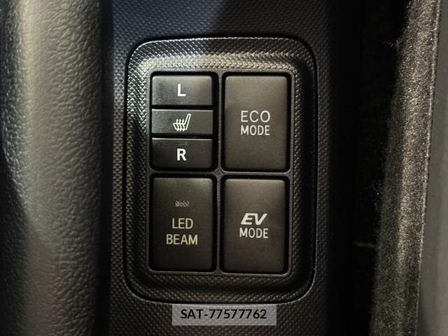Toyota AQUA 2014-01 8866970-4