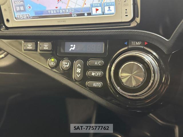 Toyota AQUA 2014-01 8866970-6