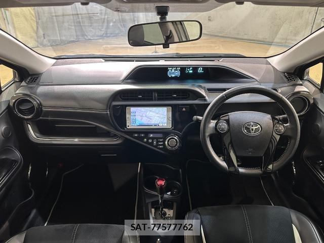 Toyota AQUA 2014-01 8866970-9