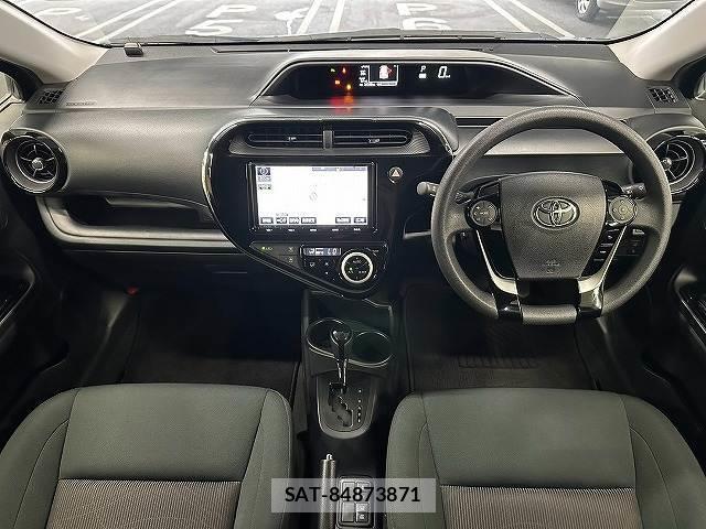 Toyota AQUA 2018-09 8867162-1