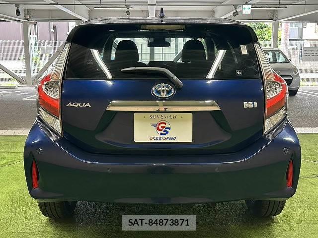 Toyota AQUA 2018-09 8867162-15
