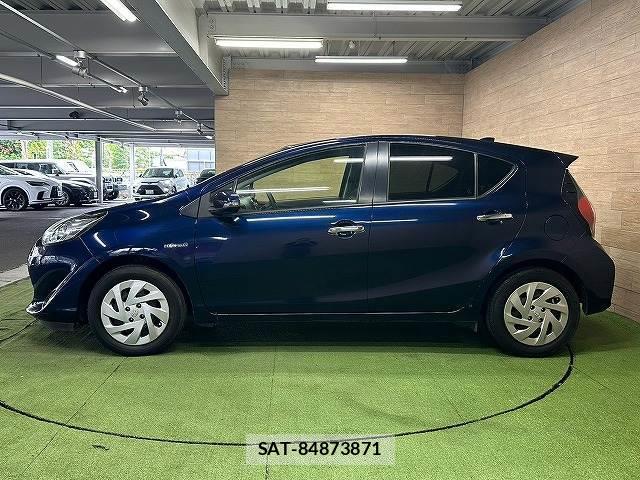 Toyota AQUA 2018-09 8867162-16
