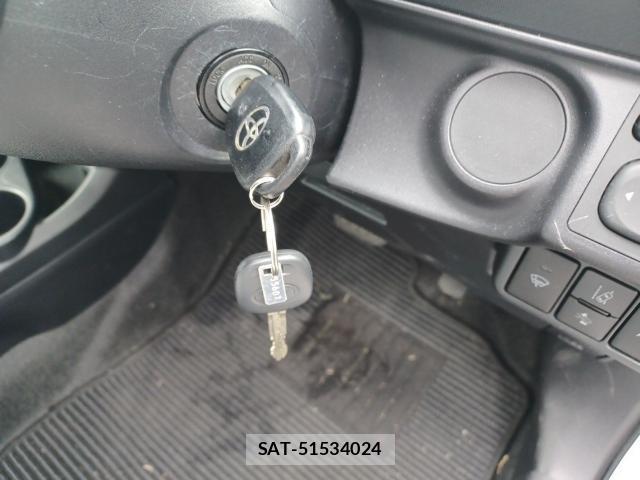 Toyota AQUA 2021-09 8867327-14