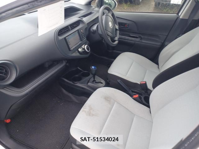 Toyota AQUA 2021-09 8867327-15