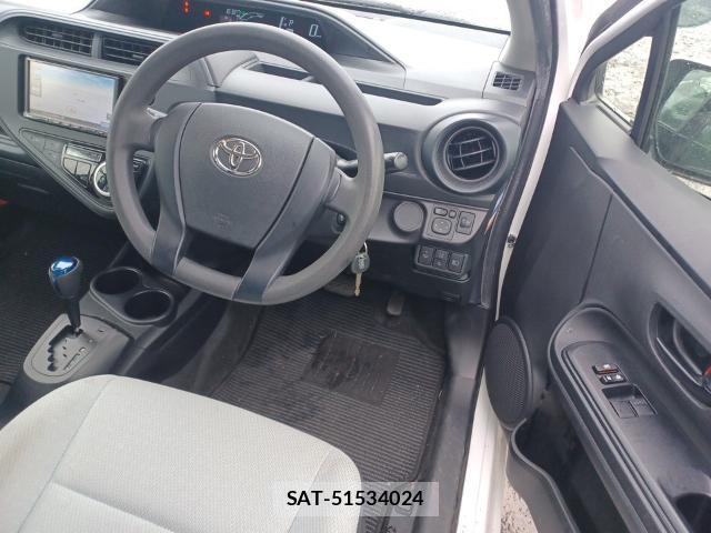 Toyota AQUA 2021-09 8867327-2