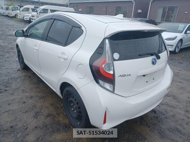Toyota AQUA 2021-09 8867327-5
