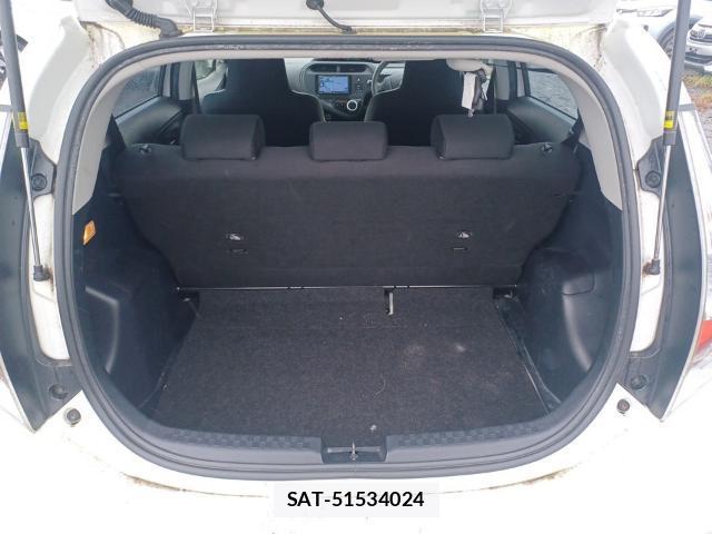 Toyota AQUA 2021-09 8867327-7