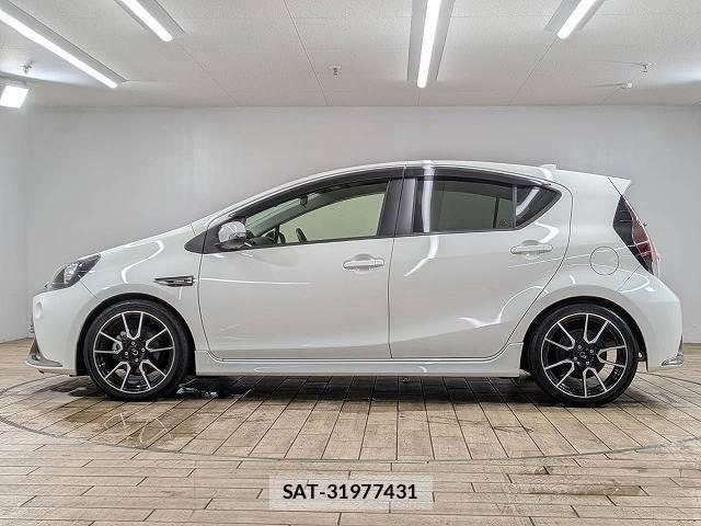 Toyota AQUA 2016-09 8867375-16
