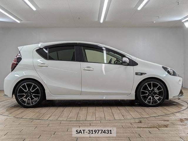 Toyota AQUA 2016-09 8867375-17