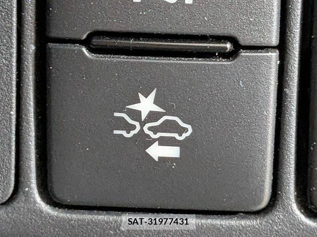 Toyota AQUA 2016-09 8867375-7