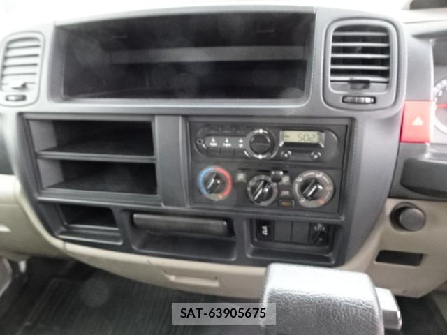 Nissan ATLAS 2018-03 8865560-17