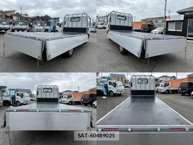 Nissan ATLAS 2023-05 8867149-6