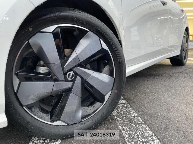 Nissan AURA 2023-06 8865402-12
